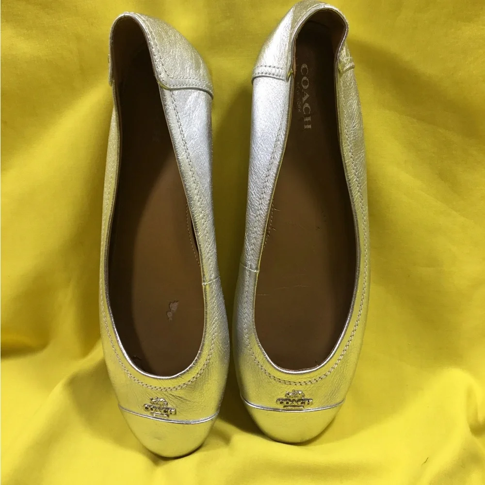 COACH Metallic Silver Leather Ballet Flats SZ 8 gently used